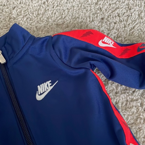 Nike infant one piece track suit - Picture 2 of 2